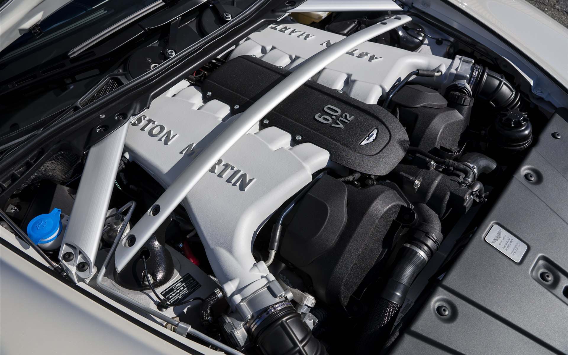 Aston Martin V12 Vantage S 2014